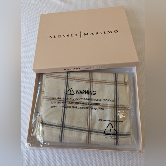 Mother's Day Gift Alessia Massimo Panna Scarf/Wrap And  Taupe. - Picture 5 of 5